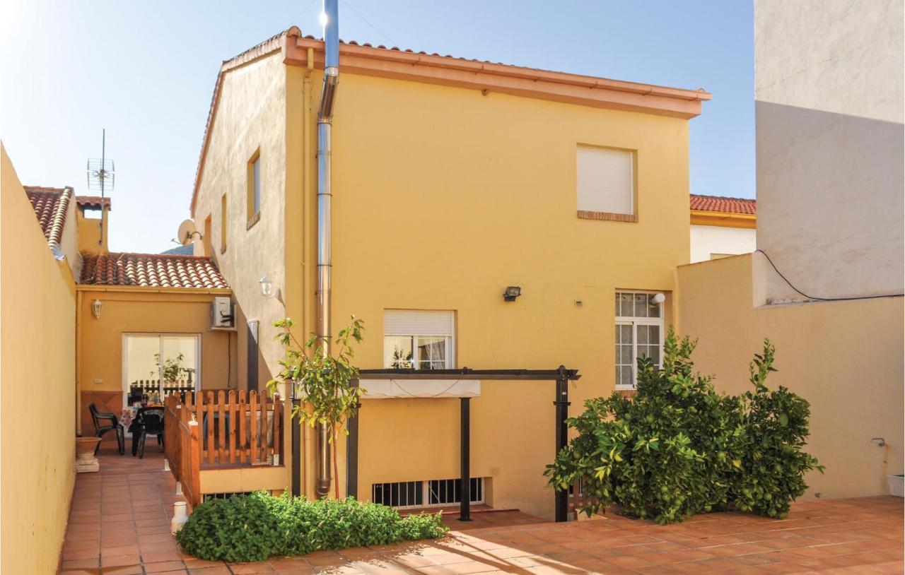 Cozy Home In Olivares With Outdoor Swimming Pool מראה חיצוני תמונה