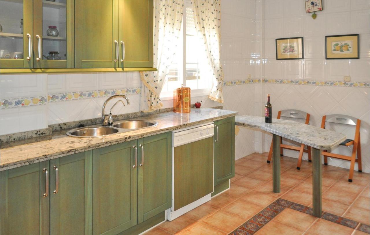 Cozy Home In Olivares With Outdoor Swimming Pool מראה חיצוני תמונה