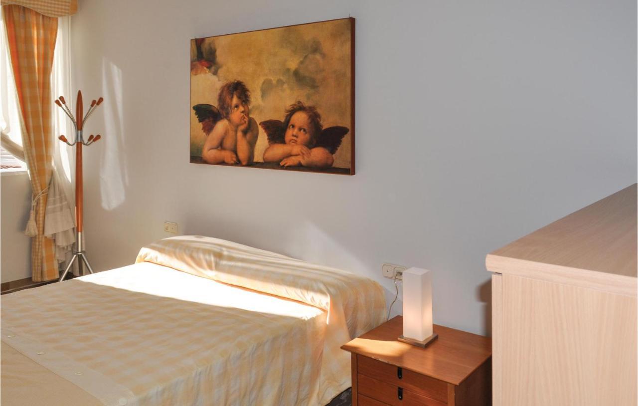 Cozy Home In Olivares With Outdoor Swimming Pool מראה חיצוני תמונה