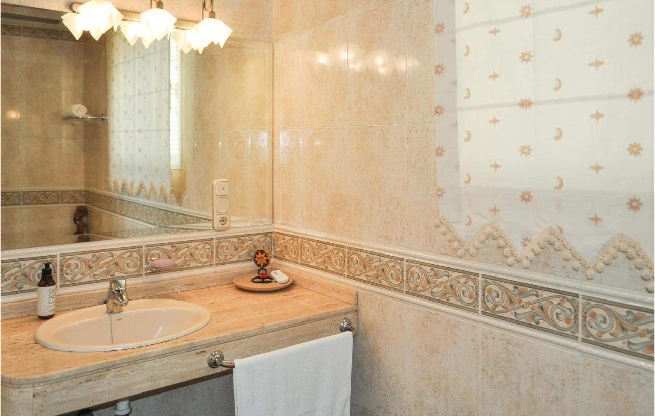 Cozy Home In Olivares With Outdoor Swimming Pool מראה חיצוני תמונה
